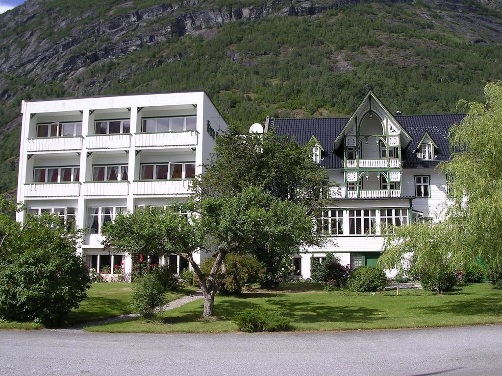 Hjelle Hotel Exterior foto